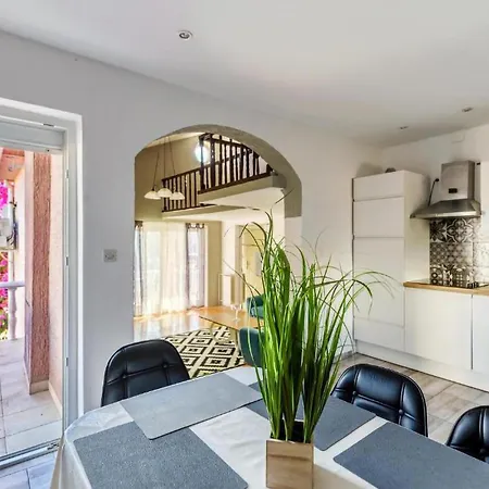 3 Bedroom In Privlaka (Zadar)