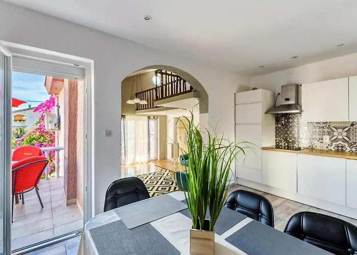 3 Bedroom In Privlaka (Zadar)